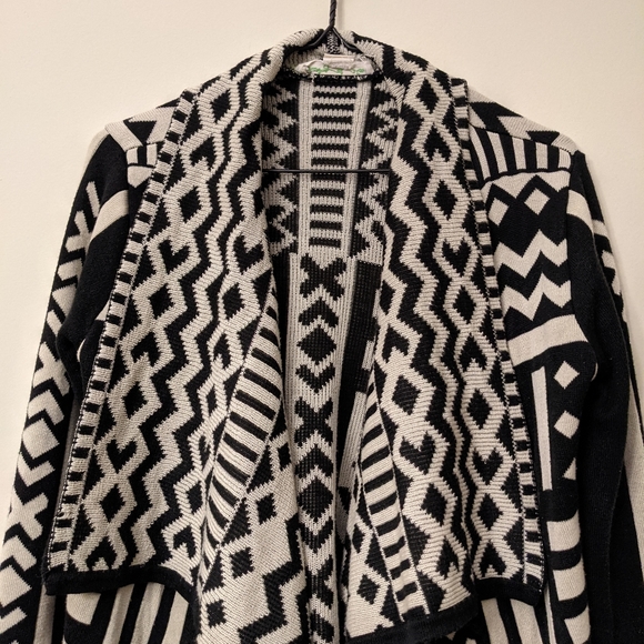 Staring at Stars Array Cardigan in Black and White - Picture 4 of 6